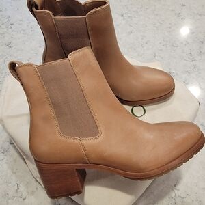 Nisolo Ana Go-To Heeled Chelsea Boot Leather Size 10 Almond